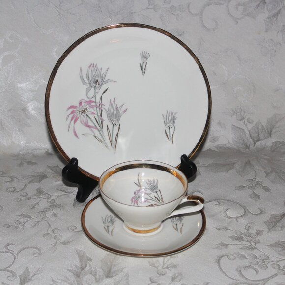 Gorgeous Seltmann Weiden Bavaria Porcelain Tea Trio Set | Floral with Gold Trim - Picture 1 of 7
